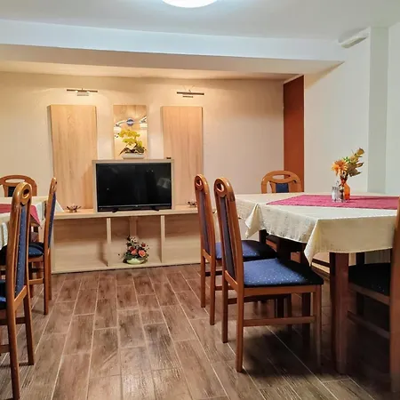 Heviz Apartman Heviz דירה *